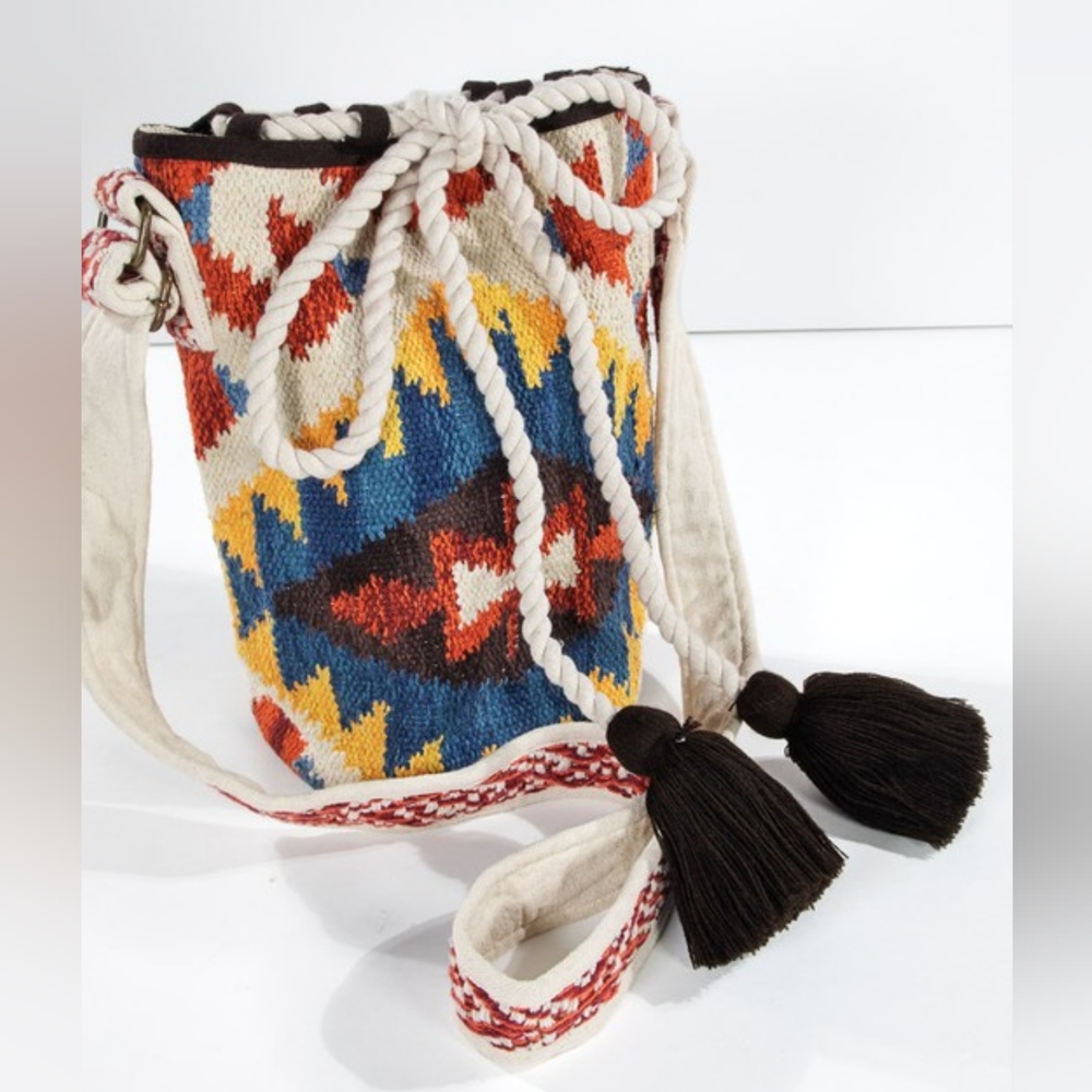 Bucket Shoulder Bag - Boho Ethnic Inspired Navajo Pattern - Handwoven Cotton - Picture 4 of 8